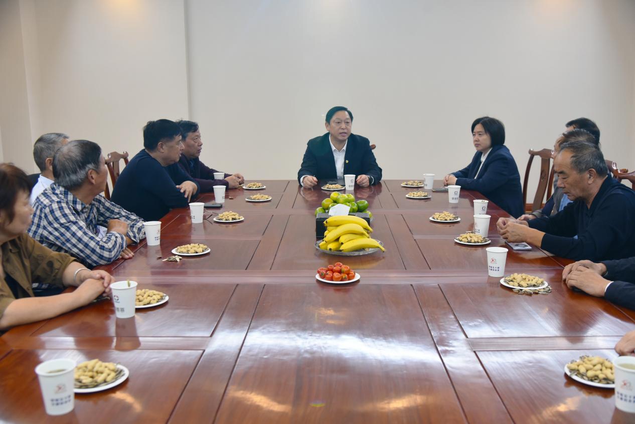 “金秋十月重陽情暖共話發展座談聚力”(1).jpg “金秋十月重陽情暖共話發展座談聚力”(1).jpg