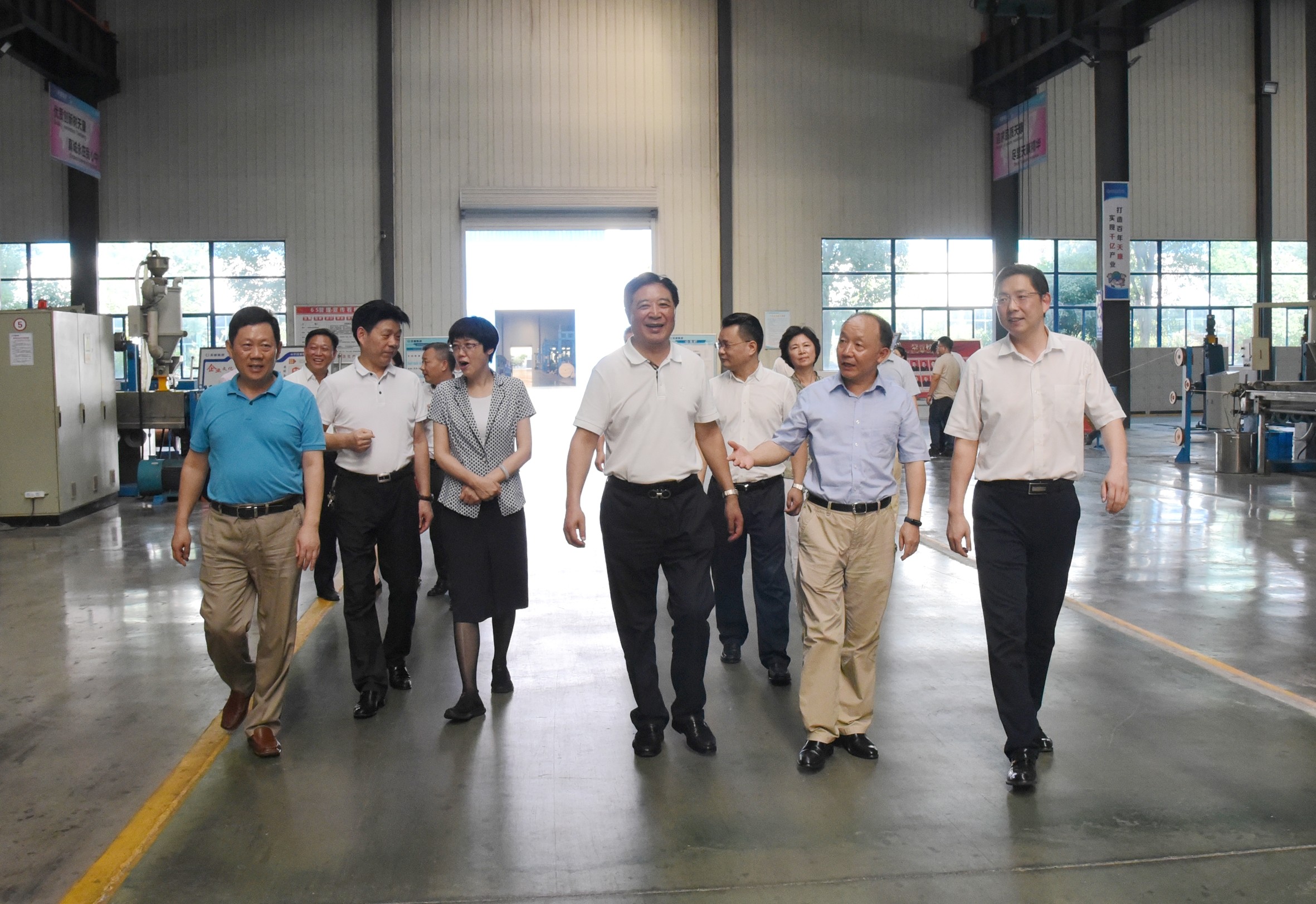 安徽省總工會黨組書記、副主席徐發成蒞臨安徽天康集團調研指導工作